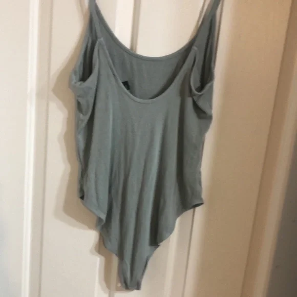 Forever 21 Bodysuit Women’s Size Medium - Picture 6 of 7